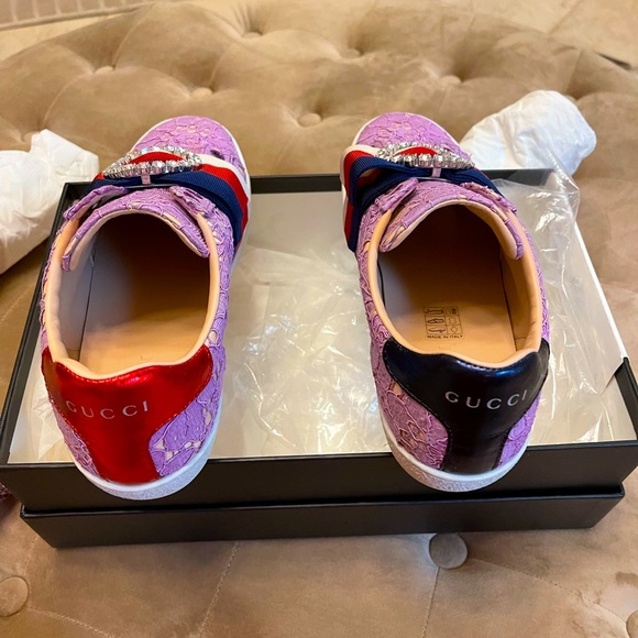 Authentic Gucci Flowerleaf Embroidered Lace Sneaker with Crystal Embellishment - Picture 6 of 7